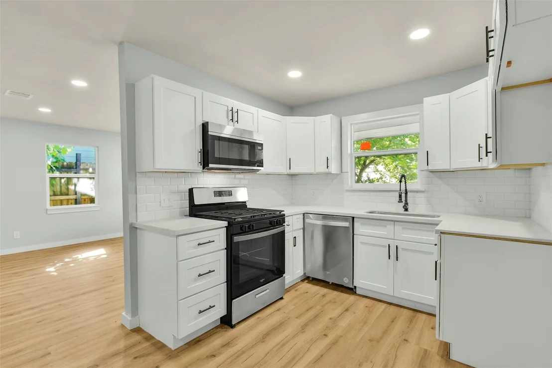 Photo of 10705 Munn Street