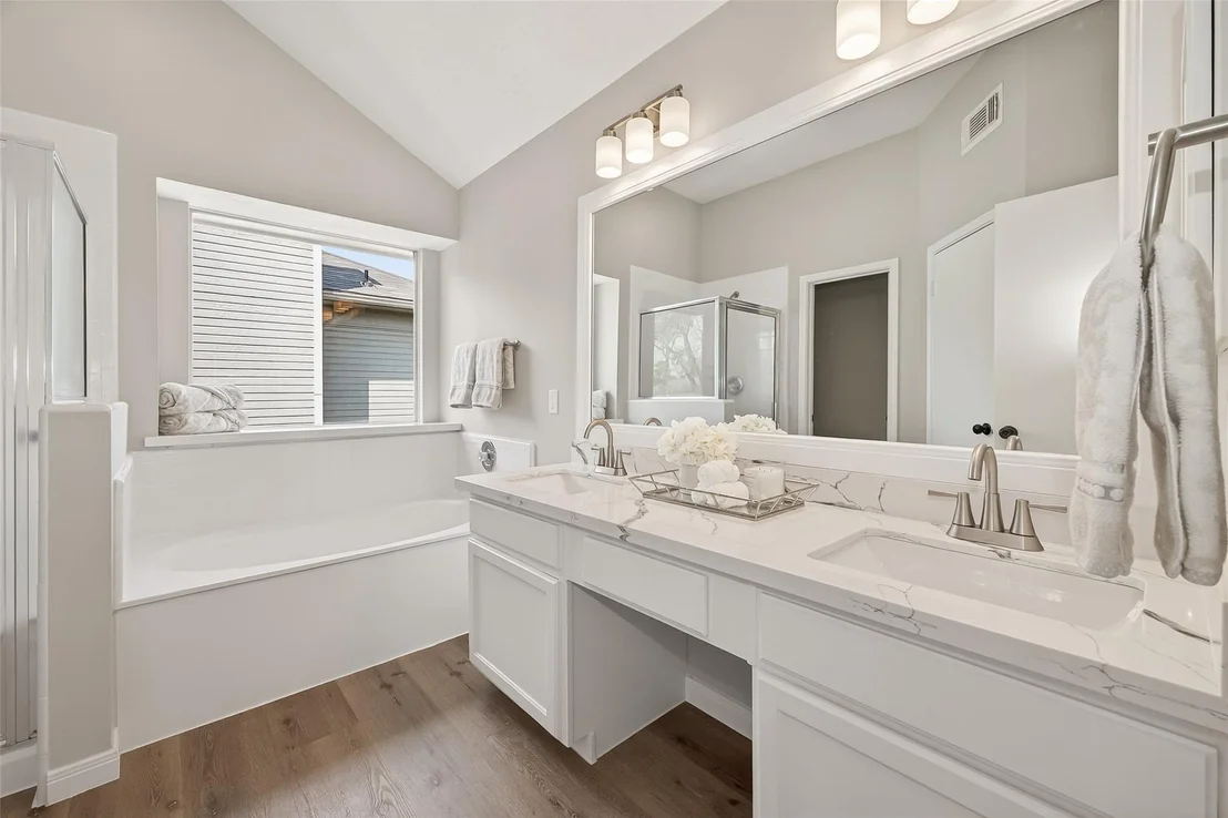 Photo of 1027 Long Prairie Drive