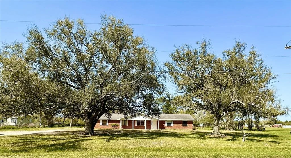 Photo of 1045 Cook Road