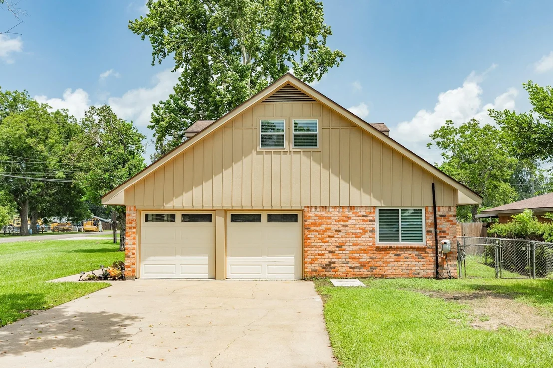 Photo of 811 Loggins Drive
