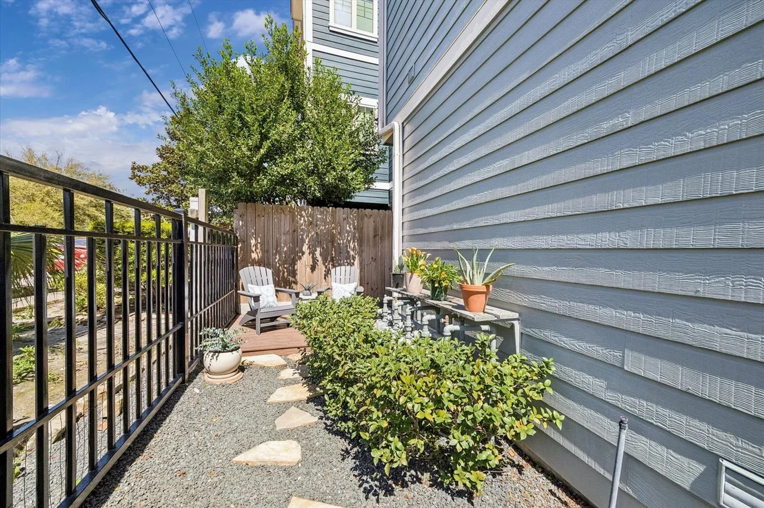 Photo of 734 Nicholson