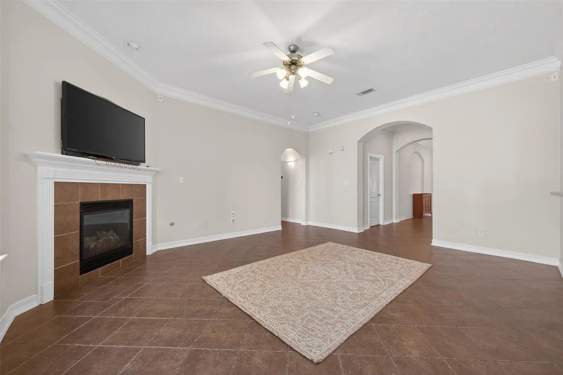 Photo of 3327 Willowbend Road