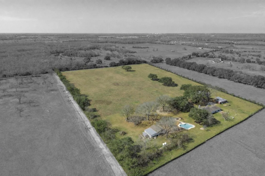 Photo of 2489 Bartlett Road