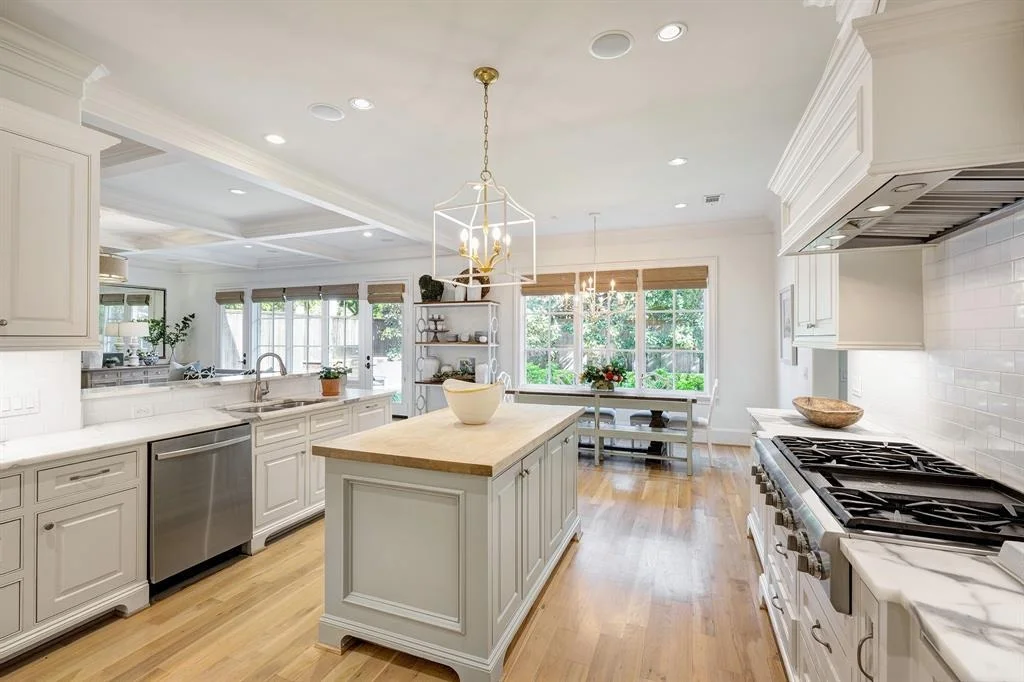 Photo of 6206 Del Monte Drive