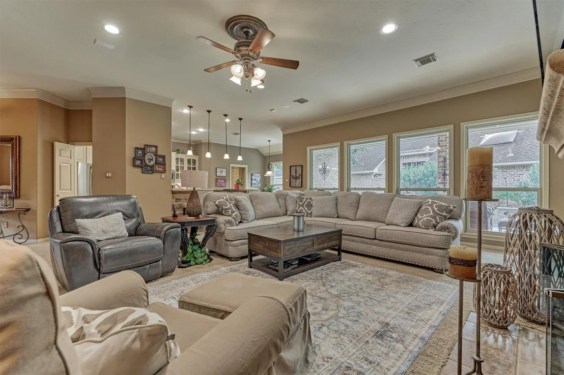 Photo of 111 S Castlegreen Circle