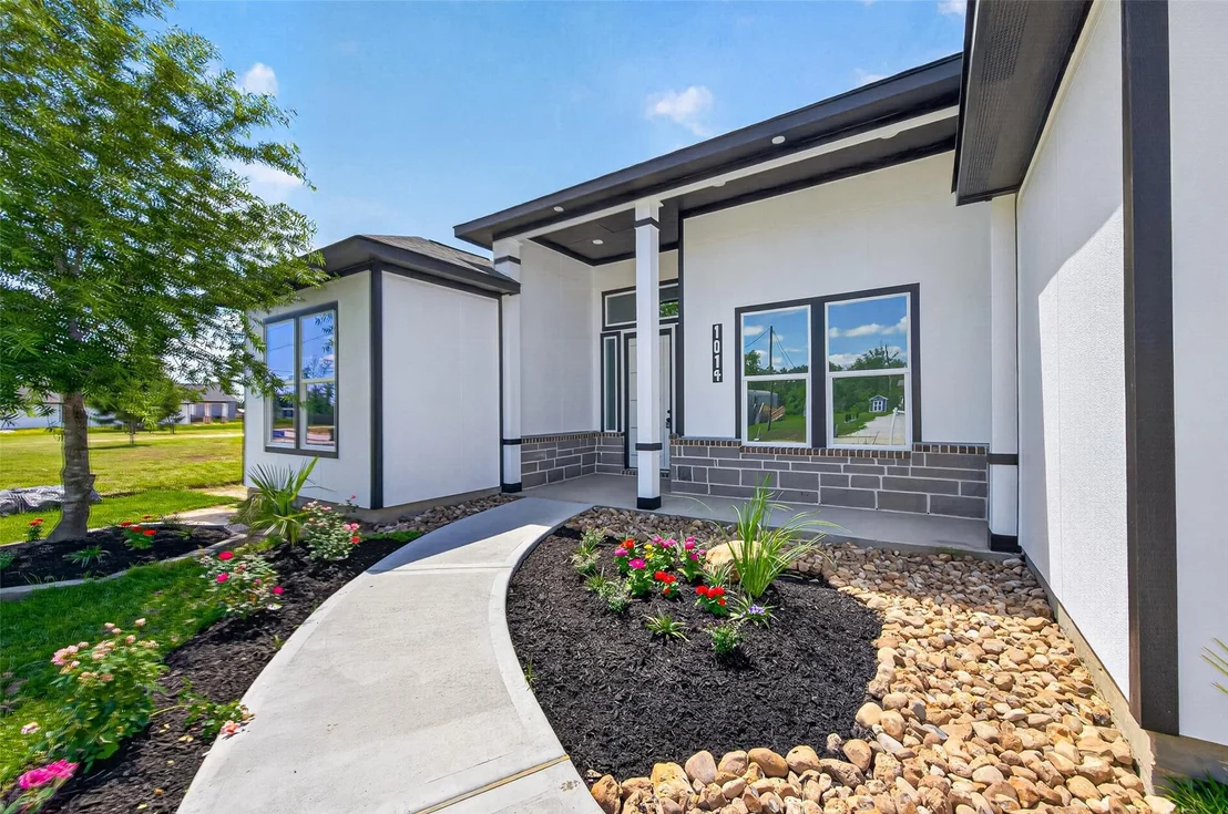 Photo of 1014 Exotic Pine Drive