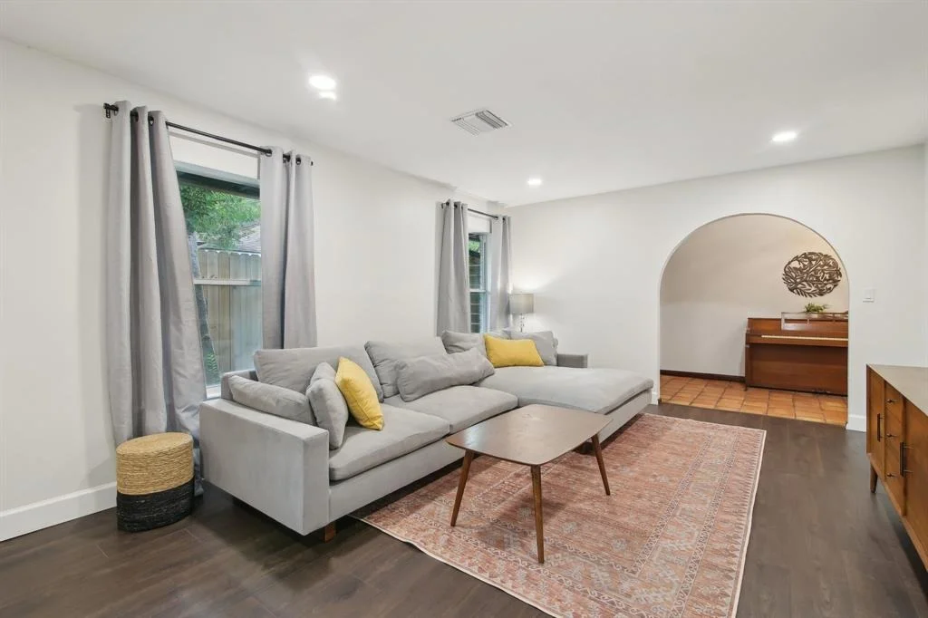 Photo of 6222 Queensloch Drive