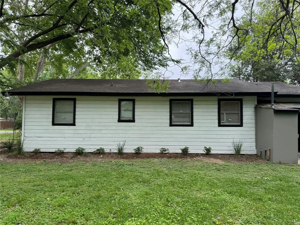 Photo of 5429 Denmark Street