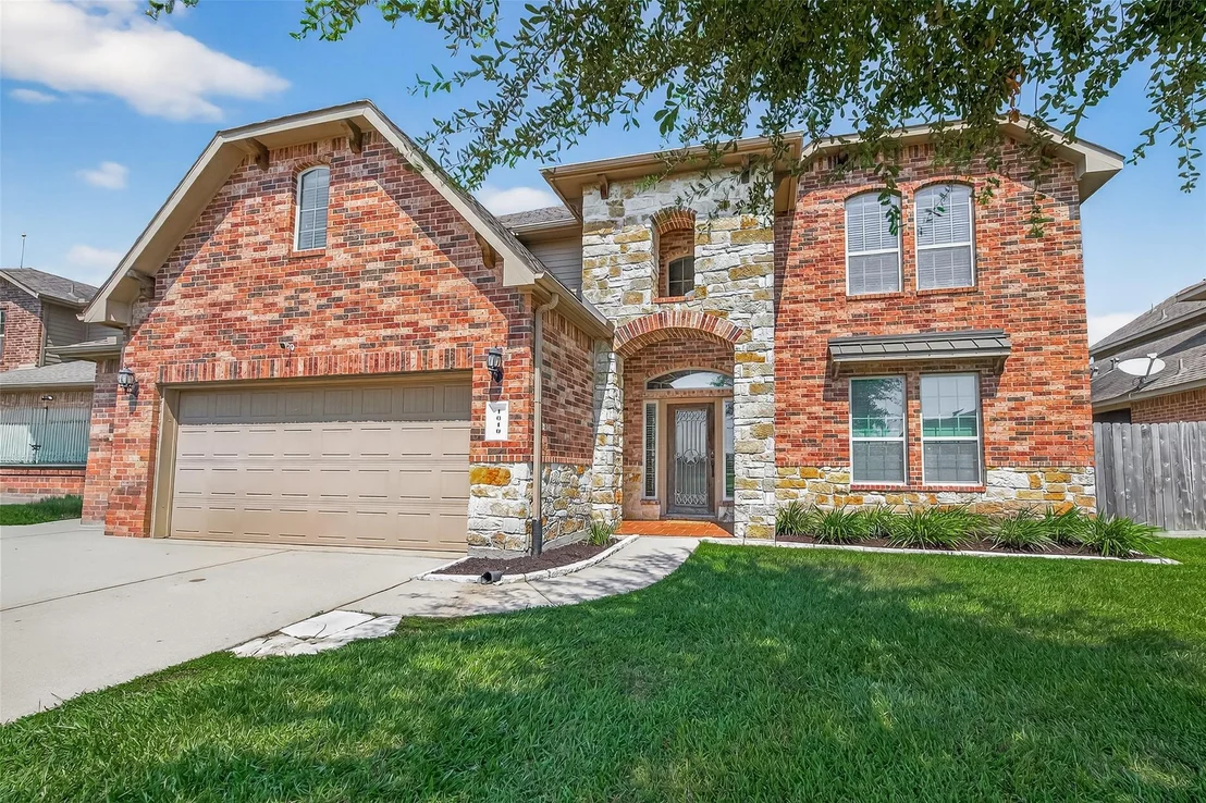Photo of 1010 Fairway Drive