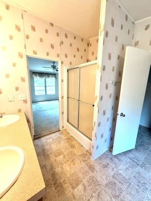 Photo of 406 E Lois Lane