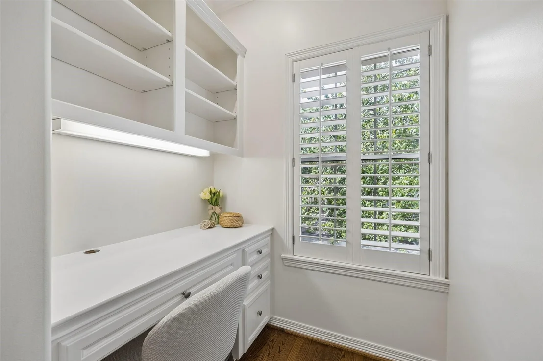 Photo of 4111 Sunset Boulevard