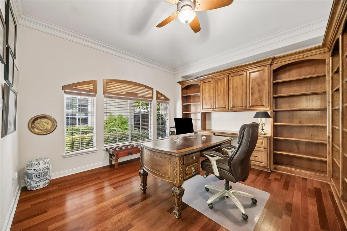 Photo of 11927 Legend Manor Drive