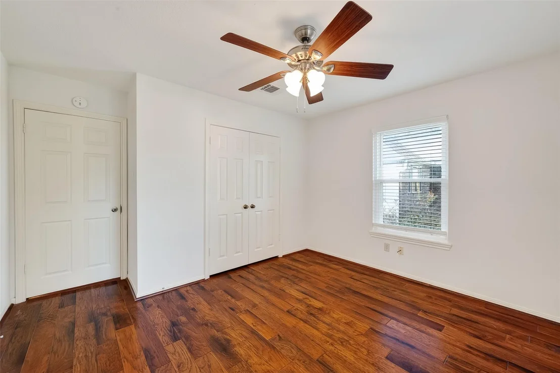 Photo of 906 Crossfield Drive