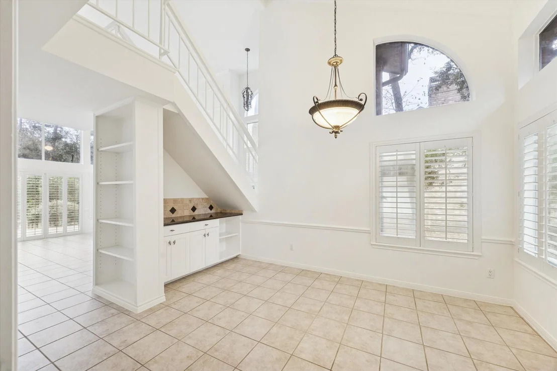 Photo of 12 Lakeridge Drive