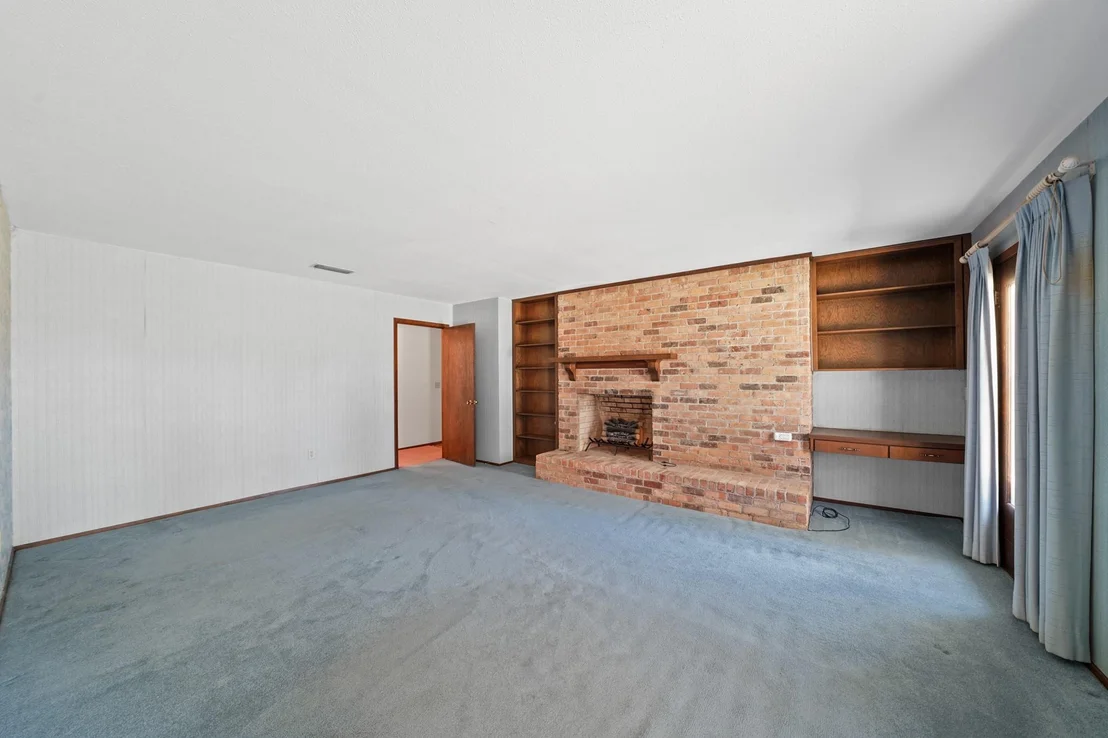 Photo of 1204 Live Oak Lane