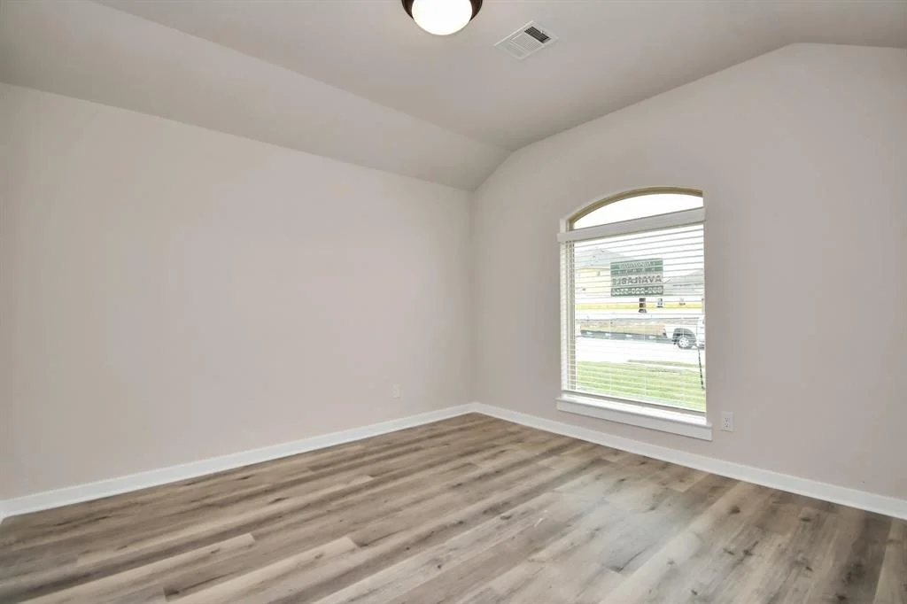Photo of 402 Kendall Crest