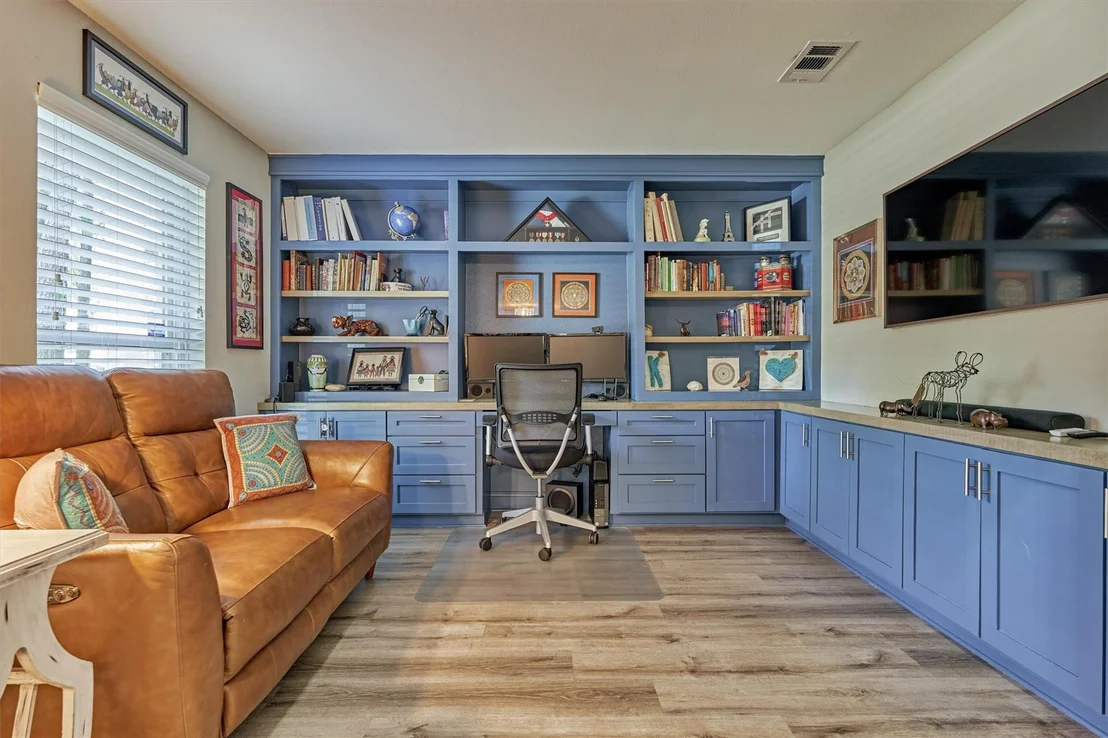 Photo of 9 Pineash Court
