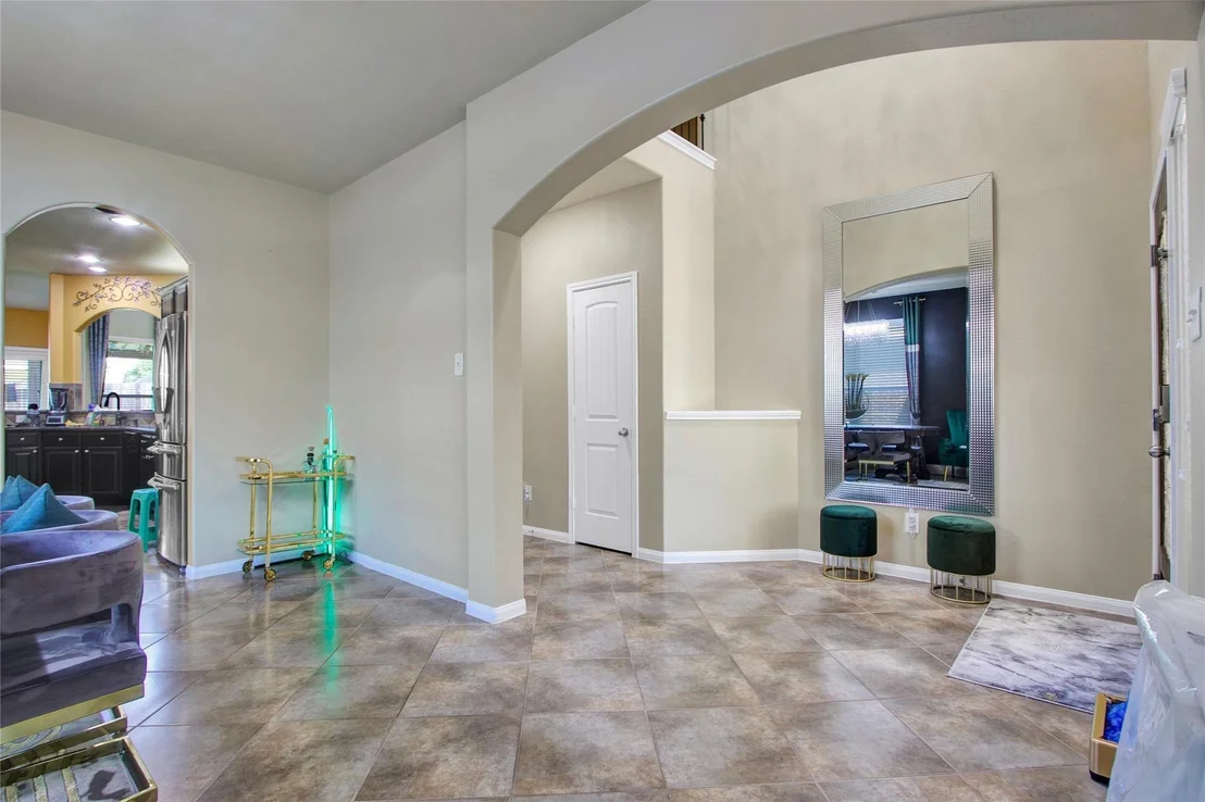 Photo of 1242 S Maple Drive
