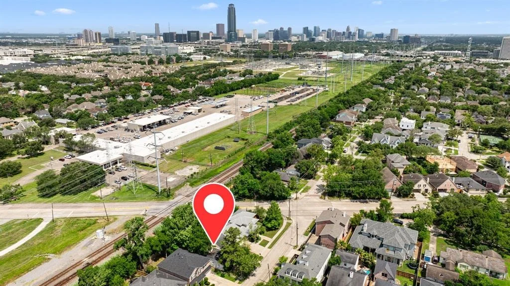Photo of 5908 Community Drive