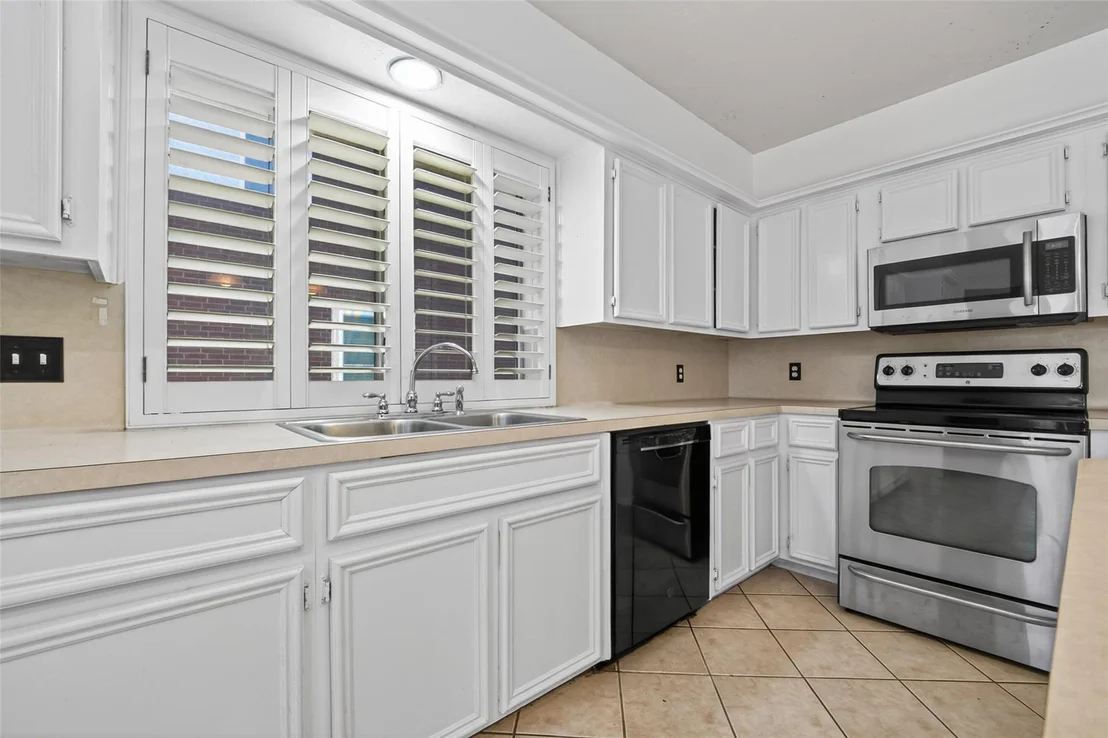 Photo of 5931 Thom Road