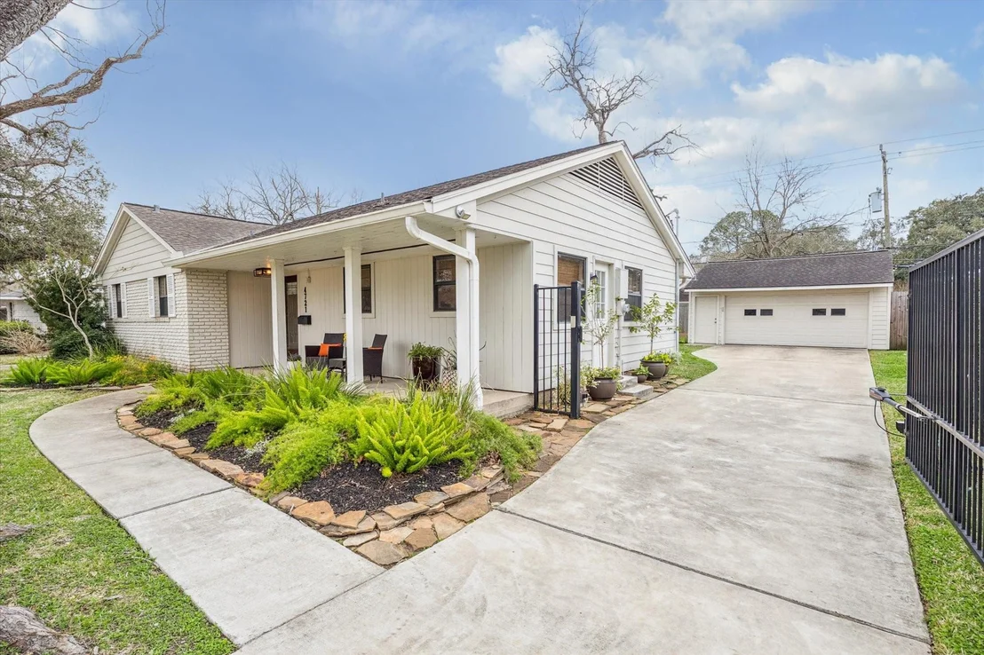 Photo of 4721 Kingfisher Drive