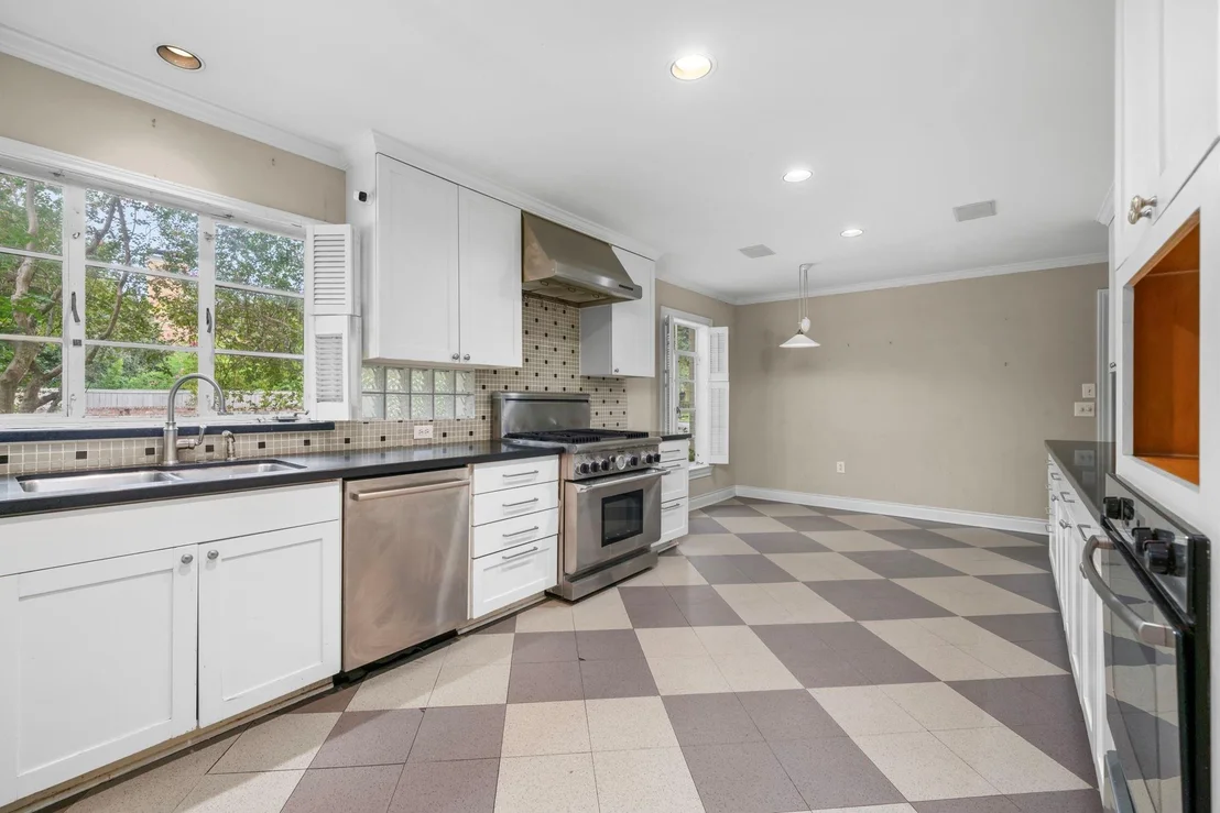 Photo of 3867 Olympia Drive