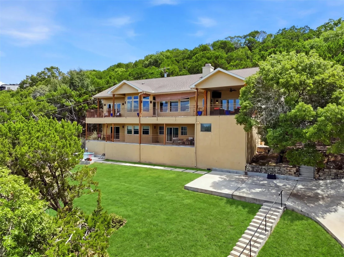 Photo of 6103 Lakeshore Drive