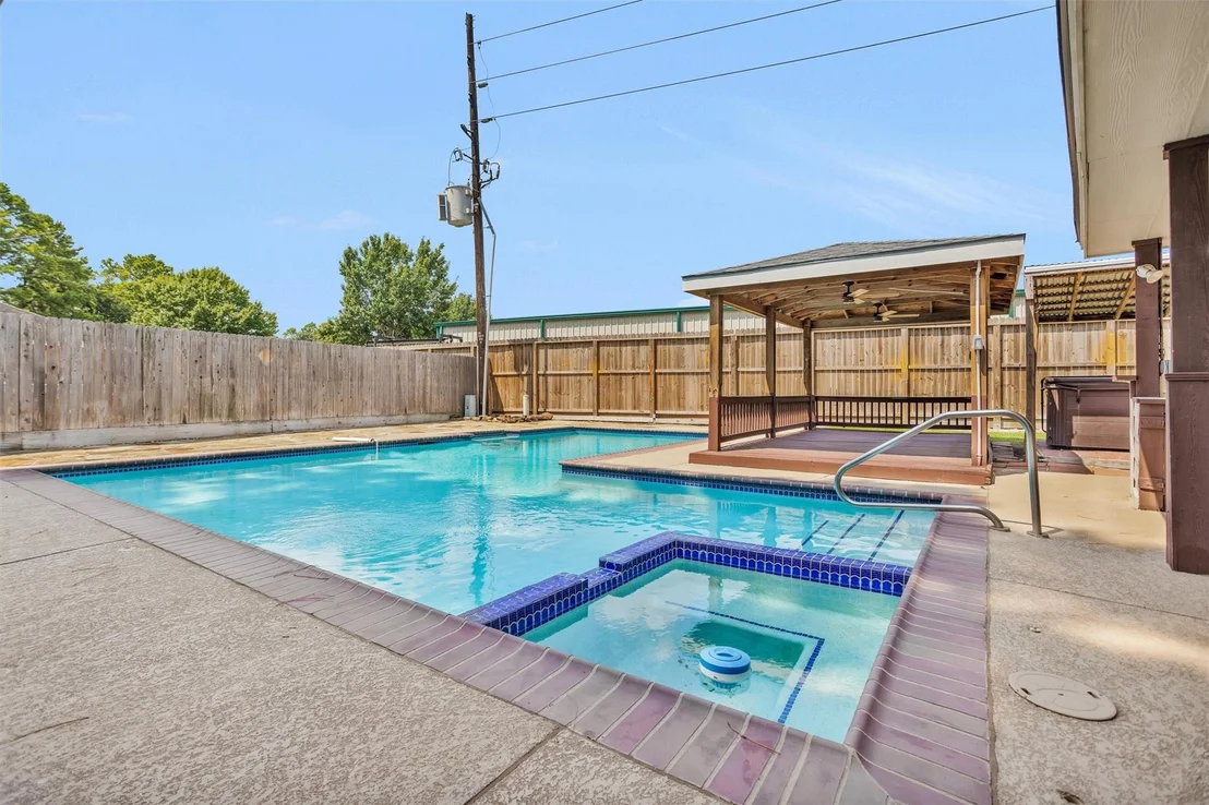 Photo of 8231 Glencliffe Lane