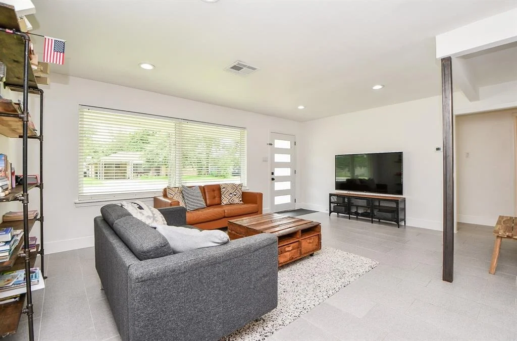 Photo of 9427 Springmont Drive