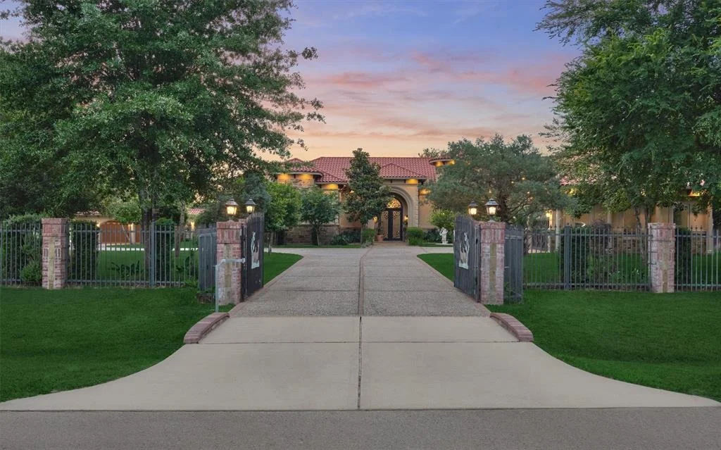 Photo of 490 Royal Navigator Road