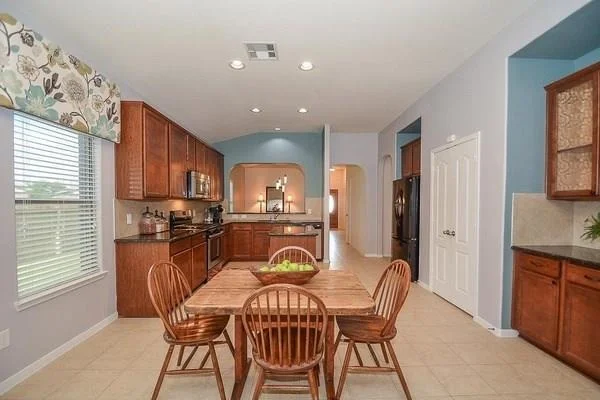 Photo of 623 W Newport Bend