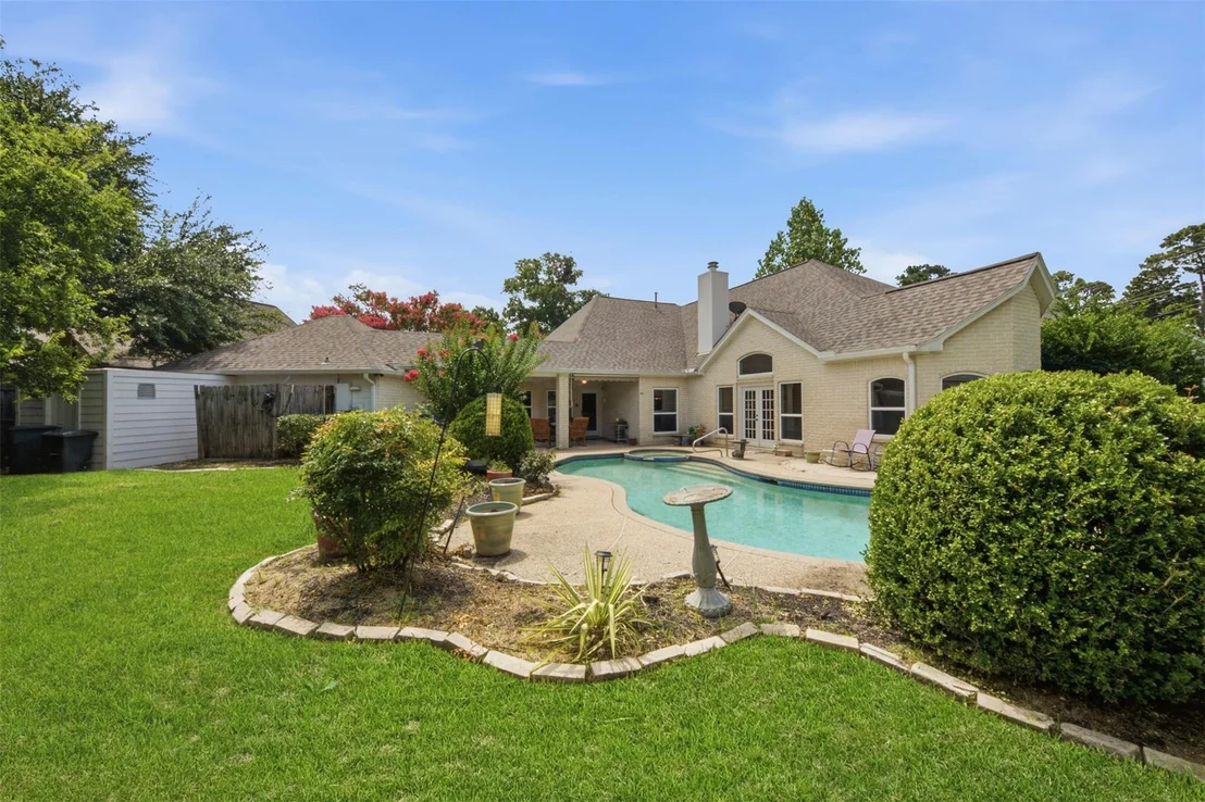 Photo of 7114 Centre Oaks Drive