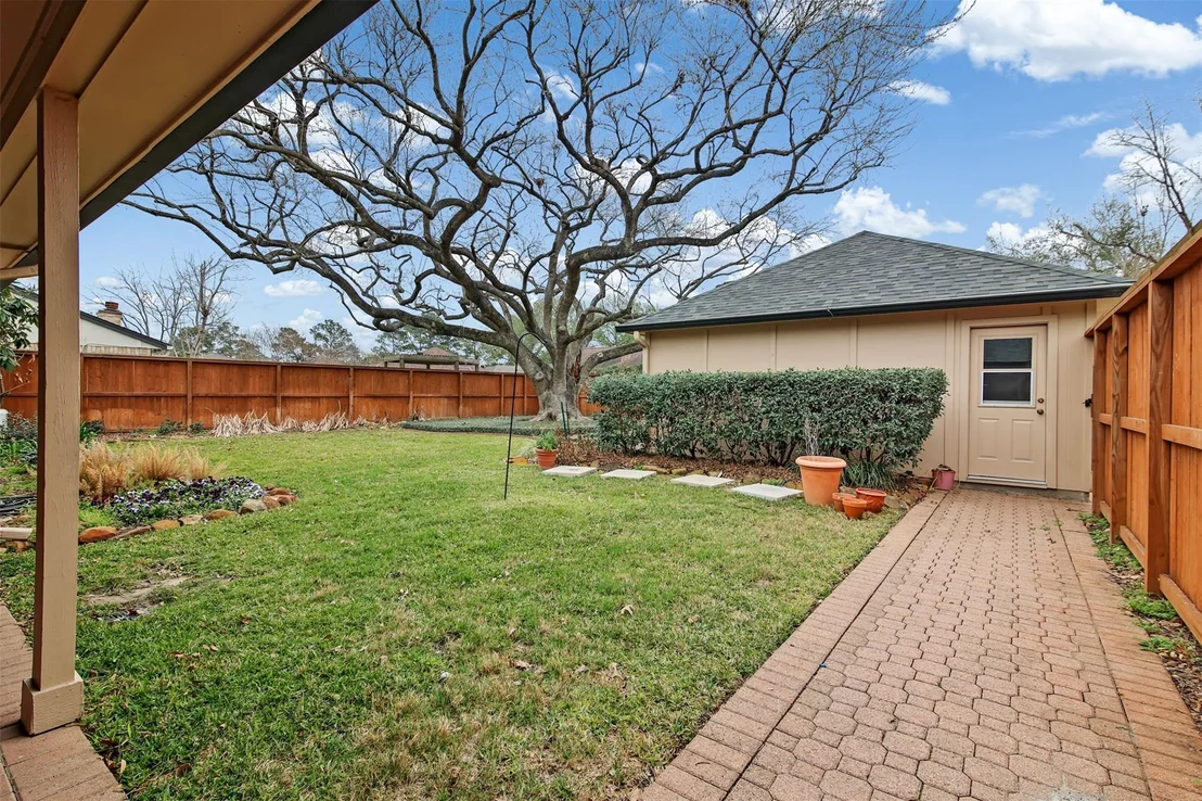 Photo of 1123 Oxborough Drive