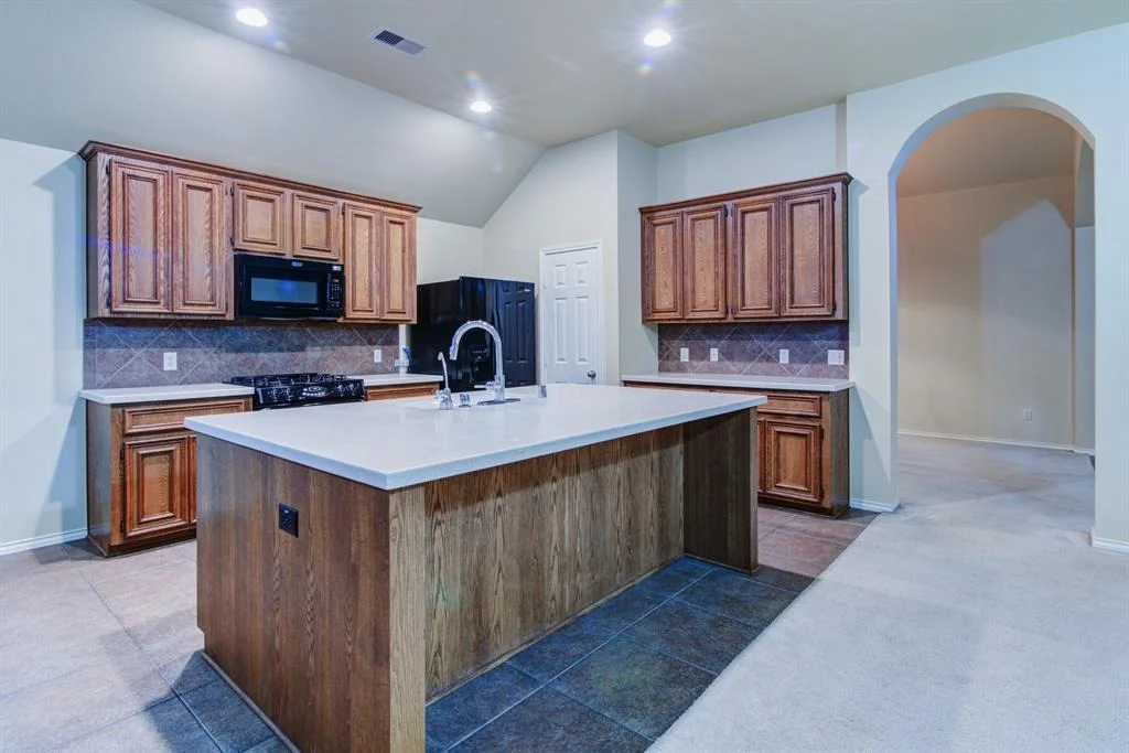 Photo of 421 Laddingford Lane