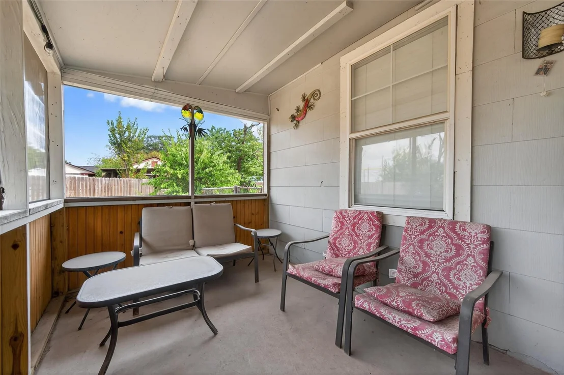 Photo of 702 Churchill Drive