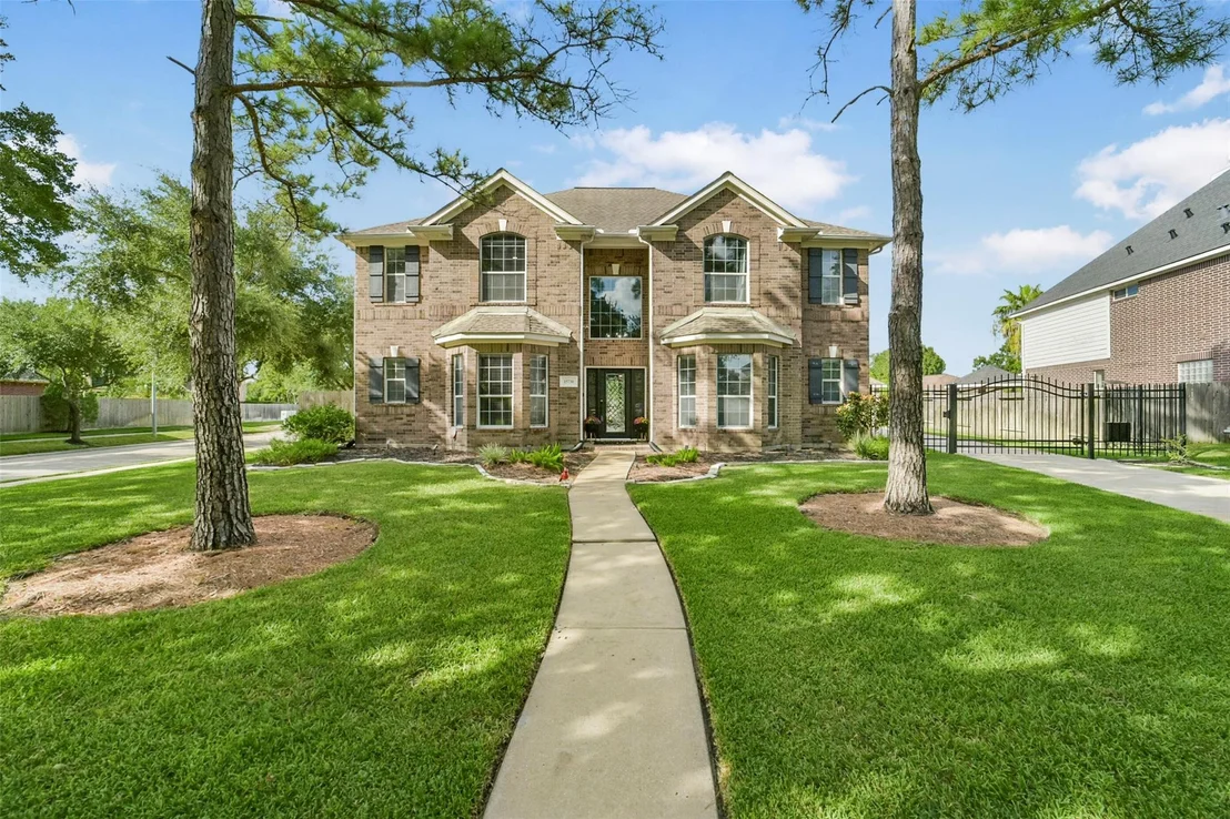 Photo of 15730 Lake Loop Drive