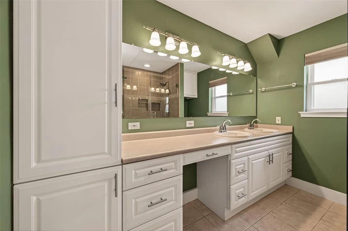Photo of 4142 Willow Hill Drive
