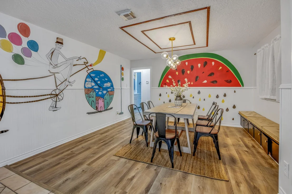 Photo of 2608 Grape Lane