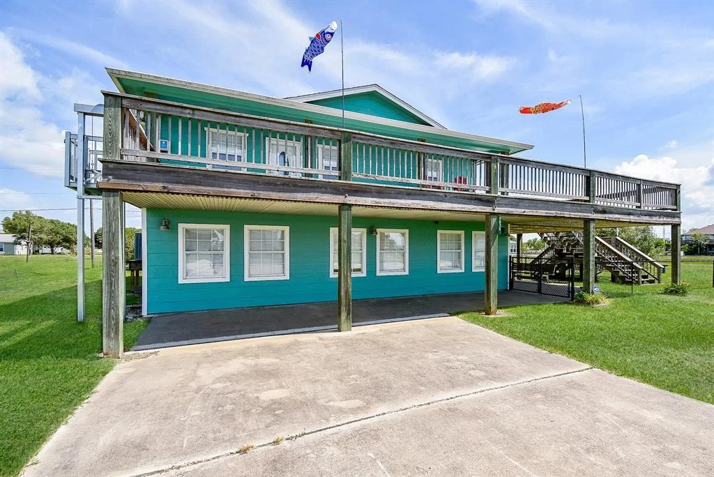 Photo of 1039 Bayview Drive