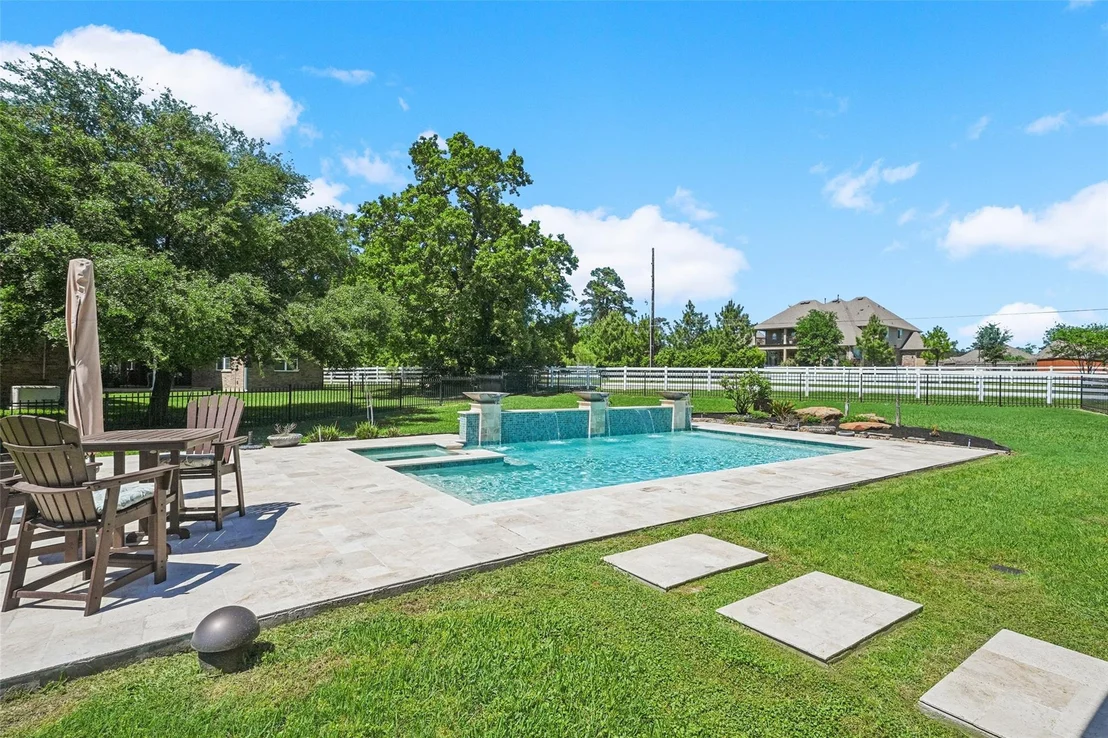 Photo of 5924 Oak Leaf Court