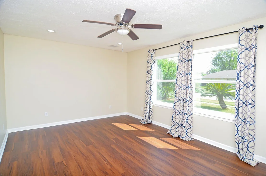 Photo of 1131 Globe Street