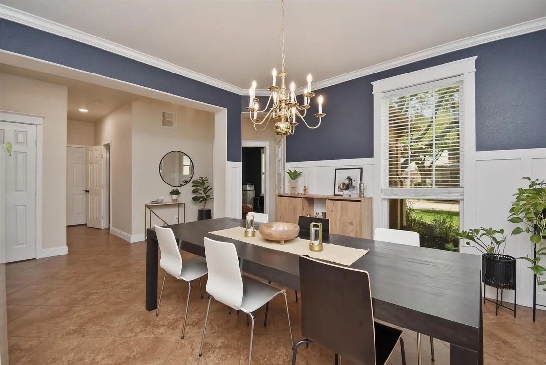 Photo of 5615 Edgewood Place Drive