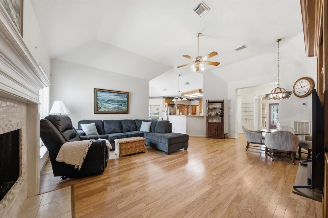 Photo of 7114 Centre Oaks Drive