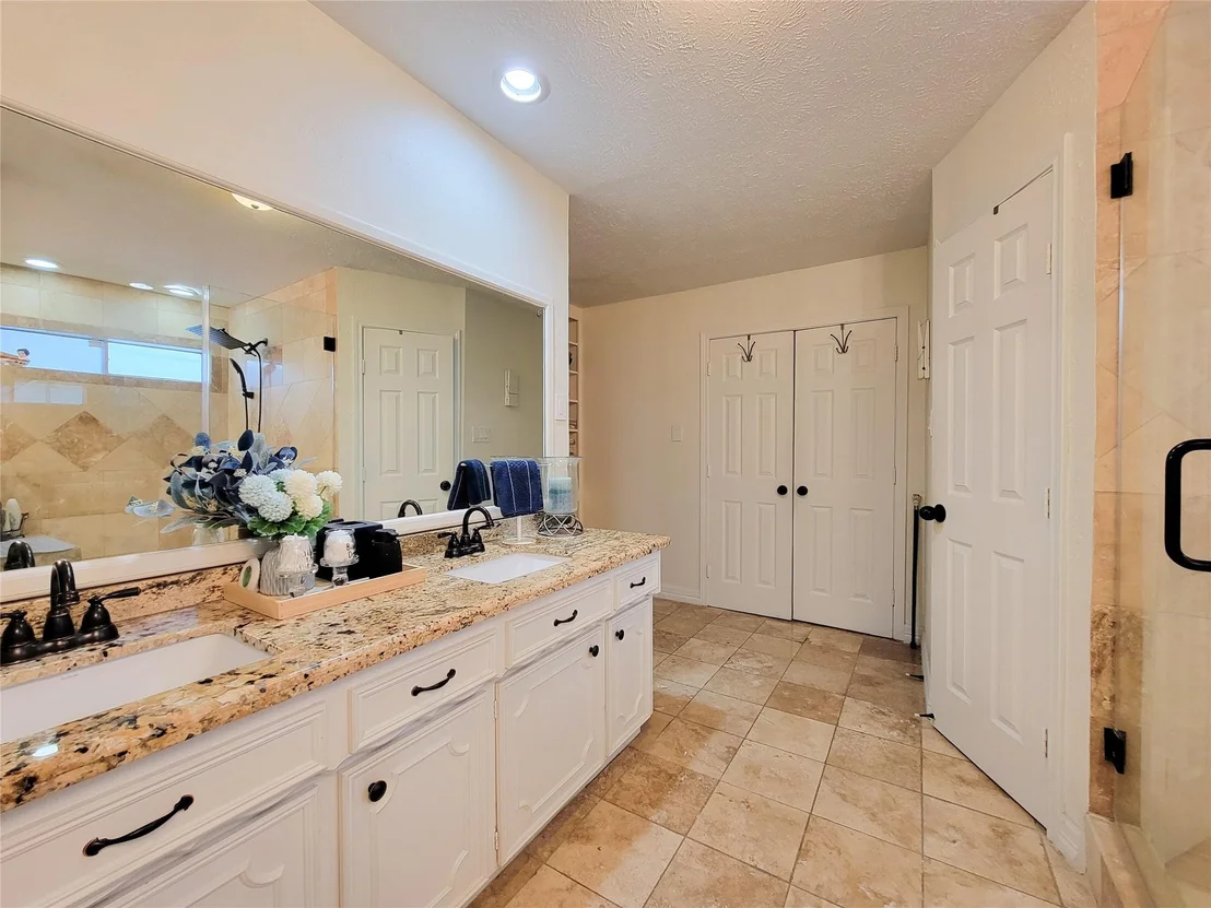 Photo of 6235 Rolling Water Drive