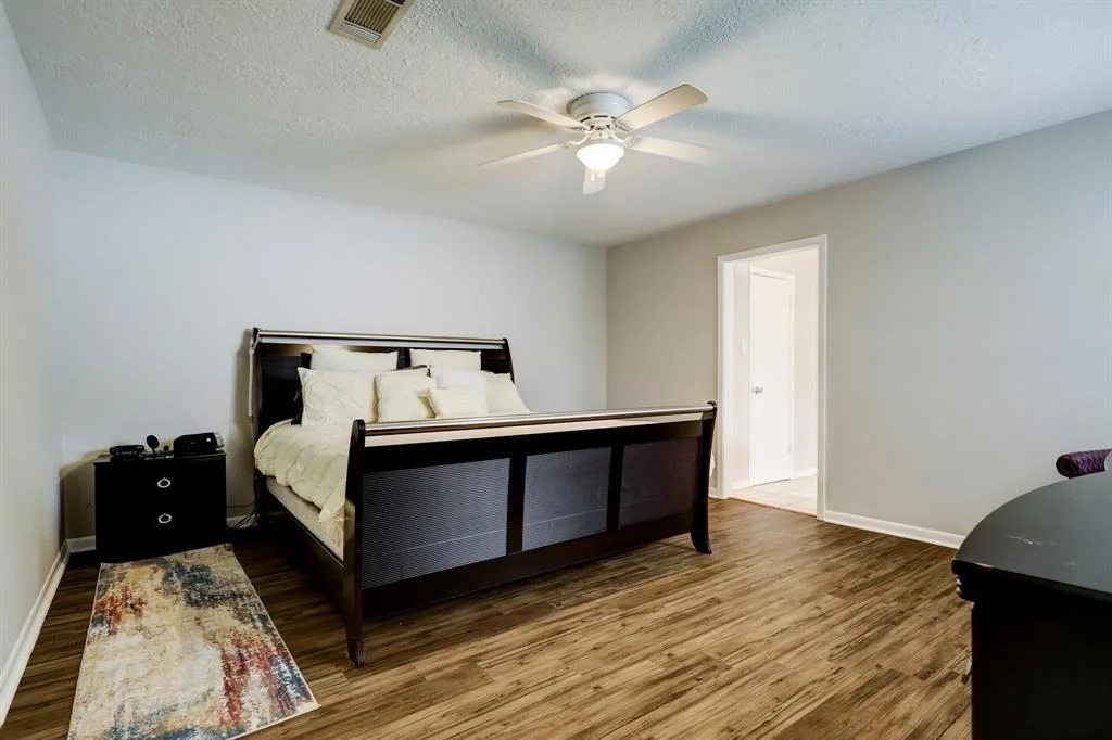 Photo of 8123 Braesview Lane