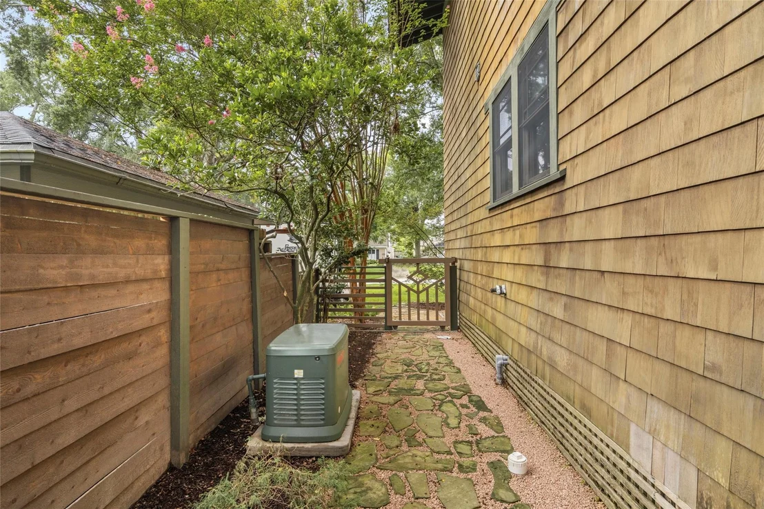 Photo of 1090 Lamonte Lane