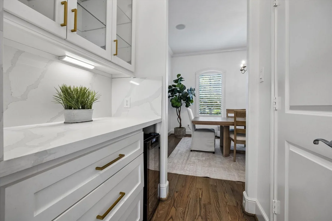 Photo of 4523 Maple Street