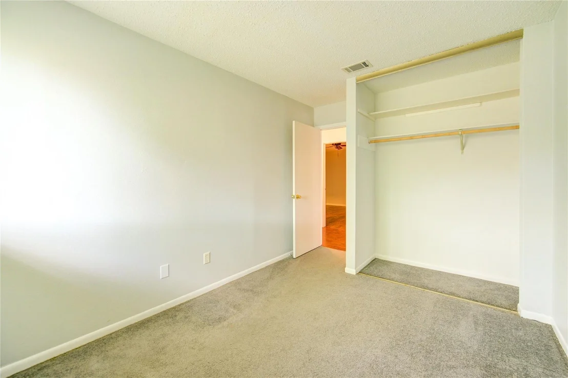 Photo of 19407 Glenway Falls Drive
