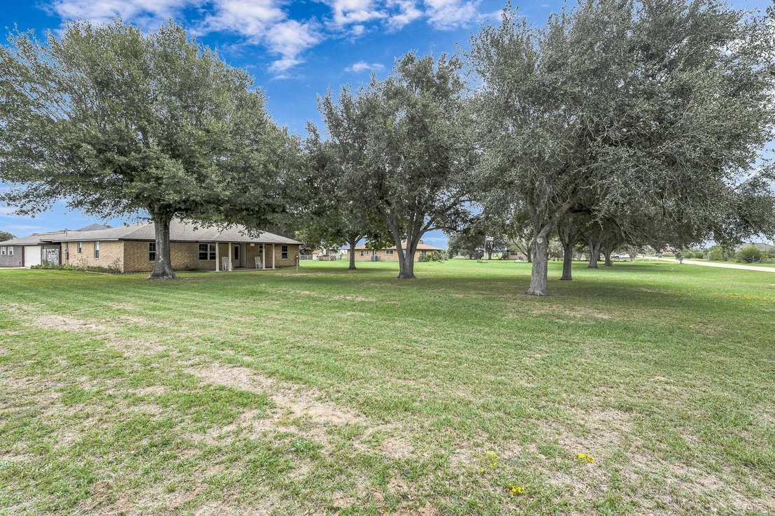 Photo of 1181 Schmidt Road