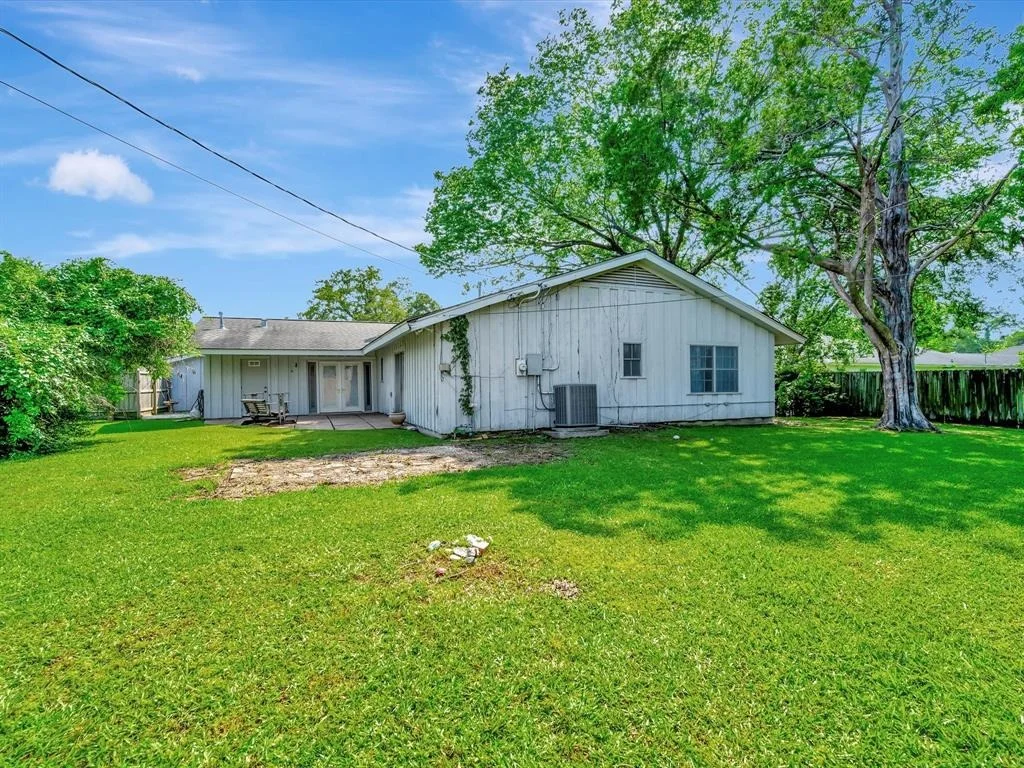 Photo of 208 Burnett Drive